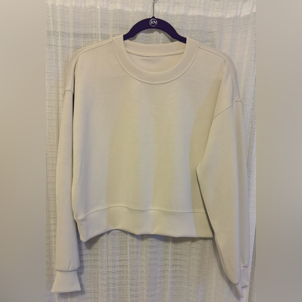 Women's Lululemon Softstreme Perfectly Oversized Cropped Crew.  White.  Size 4.